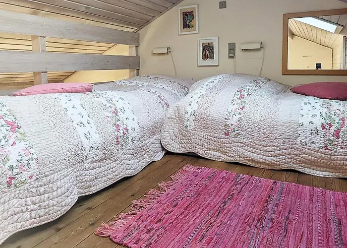 4 Person In Aeroskobing-by Traum