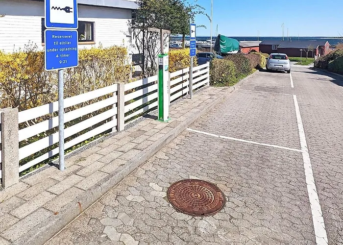 4 Person In Aeroskobing-by Traum * Ærøskøbing