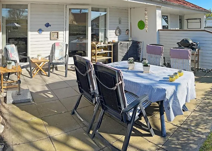 4 Person In Aeroskobing-by Traum * Ærøskøbing